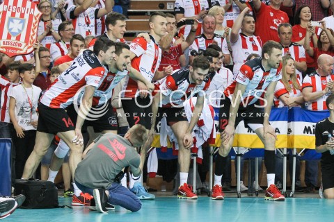  28.04.2015 RZESZOW<br />SIATKOWKA PLUSLIGA 2014/2015 MEN VOLLEYBALL POLAND POLISH PLUS LIGA LEAGUE SEASON 2014/2015 FINAL 3. MECZ<br />MECZ ASSECO RESOVIA - LOTOS TREFL GDANSK<br />N/Z RAFAL BUSZEK FABIAN DRZYZGA PAUL LOTMAN DAWID DRYJA OCZEKIWANIE NA MISTRZA POLSKI<br /> 
