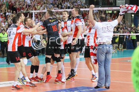  28.04.2015 RZESZOW<br />SIATKOWKA PLUSLIGA 2014/2015 MEN VOLLEYBALL POLAND POLISH PLUS LIGA LEAGUE SEASON 2014/2015 FINAL 3. MECZ<br />MECZ ASSECO RESOVIA - LOTOS TREFL GDANSK<br />N/Z PIOTR NOWAKOWSKI DAWID KONARSKI MISTRZ POLSKI 2015 ZWYCIEZCA PLUSLIGI RADOSC WYGRANA ZWYCIESTWO EMOCJE <br /> 