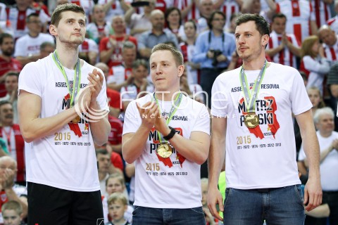  28.04.2015 RZESZOW<br />SIATKOWKA PLUSLIGA 2014/2015 MEN VOLLEYBALL POLAND POLISH PLUS LIGA LEAGUE SEASON 2014/2015 FINAL 3. MECZ<br />MECZ ASSECO RESOVIA - LOTOS TREFL GDANSK<br />CEREMONIA WRECZENIA MEDALI DEKORACJA FETA<br />N/Z PIOTR NOWAKOWSKI MICHAL ZUREK OLIEG ACHREM ( ALEH AKHREM ) <br />MISTRZ POLSKI 2015 ZWYCIEZCA PLUSLIGI RADOSC WYGRANA ZWYCIESTWO EMOCJE<br /> 