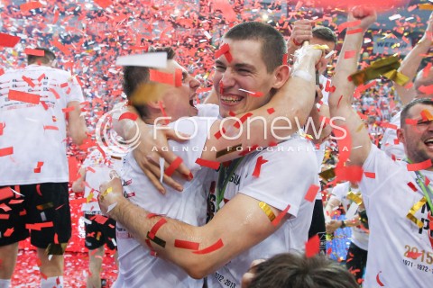  28.04.2015 RZESZOW<br />SIATKOWKA PLUSLIGA 2014/2015 MEN VOLLEYBALL POLAND POLISH PLUS LIGA LEAGUE SEASON 2014/2015 FINAL 3. MECZ<br />MECZ ASSECO RESOVIA - LOTOS TREFL GDANSK<br />CEREMONIA WRECZENIA MEDALI DEKORACJA FETA<br />N/Z KRZYSZTOF IGNACZAK DAWID KONARSKI MISTRZ POLSKI 2015 ZWYCIEZCA PLUSLIGI RADOSC WYGRANA ZWYCIESTWO EMOCJE<br /> 