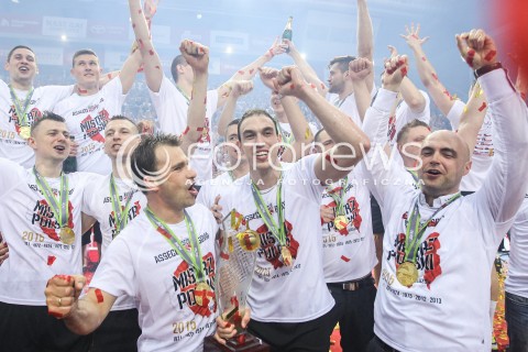  28.04.2015 RZESZOW<br />SIATKOWKA PLUSLIGA 2014/2015 MEN VOLLEYBALL POLAND POLISH PLUS LIGA LEAGUE SEASON 2014/2015 FINAL 3. MECZ<br />MECZ ASSECO RESOVIA - LOTOS TREFL GDANSK<br />CEREMONIA WRECZENIA MEDALI DEKORACJA FETA<br />N/Z MARKO IVOVIC BARTOSZ GORSKI KRZYSZTOF IGNACZAK JACEK RUSIN<br />MISTRZ POLSKI 2015 ZWYCIEZCA PLUSLIGI RADOSC WYGRANA ZWYCIESTWO EMOCJE PUCHAR<br /> 