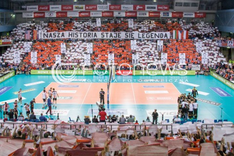  28.04.2015 RZESZOW<br />SIATKOWKA PLUSLIGA 2014/2015 MEN VOLLEYBALL POLAND POLISH PLUS LIGA LEAGUE SEASON 2014/2015 FINAL 3. MECZ<br />MECZ ASSECO RESOVIA - LOTOS TREFL GDANSK<br />N/Z OPRAWA KIBICE DOPING EMOCJE FLAGI WIZERUNKI SIATKARZY KARTONIADA KIBICE TRYBUNY HALA PODPROMIE WIDOK VIEW NAPIS NASZA HISTORIA STAJE SIE LEGENDA ( REMOTE CAMERA )<br /> 
