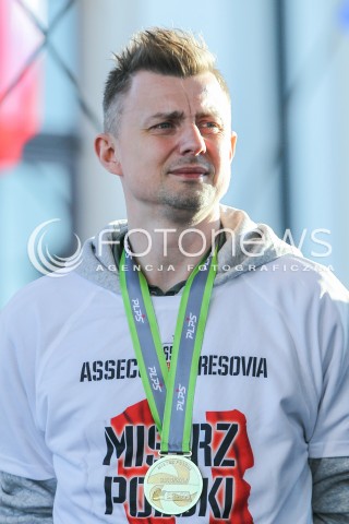  29.04.2015 RZESZOW<br />FETA NA RZESZOWSKIM RYNKU Z OKAZJI ZDOBYCIA TYTULU MISTRZA POLSKI PRZEZ SIATKARZY ASSECO RESOVIA RZESZOW<br />N/Z KRZYSZTOF IGNACZAK<br /> 