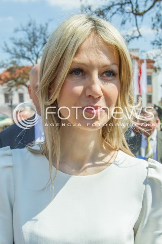  03.05.2015 RZESZOW<br />WIZYTA MAGDALENY OGOREK NA PODKARPACIU<br />SPOTKANIE Z MIESZKANCAMI NA RZESZOWSKIM RYNKU<br />N/Z MAGDALENA OGOREK<br /> 