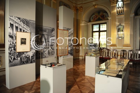  03.05.2015 WARSZAWA<br />OBCHODY SWIETA NARODOWEGO 3 MAJA<br />OTWARCIE WYSTAWY DZIEN FLAGI RZECZYPOSPOLITEJ POLSKIEJ 2015<br />N/Z WYSTAWA EKSPOZYCJA<br /> 