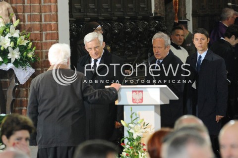  04.05.2015 WARSZAWA <br />POGRZEB WLADYSLAWA BARTOSZEWSKIEGO<br />N/Z JERZY BUZEK<br /> 