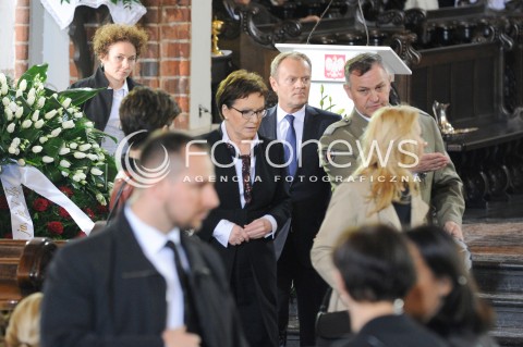  04.05.2015 WARSZAWA <br />POGRZEB WLADYSLAWA BARTOSZEWSKIEGO<br />N/Z EWA KOPACZ DONALD TUSK<br /> 