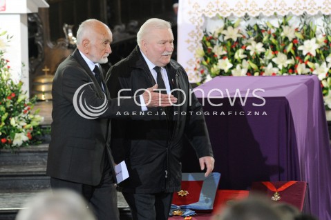  04.05.2015 WARSZAWA <br />POGRZEB WLADYSLAWA BARTOSZEWSKIEGO<br />N/Z LECH WALESA<br /> 