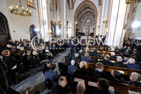  04.05.2015 WARSZAWA <br />POGRZEB WLADYSLAWA BARTOSZEWSKIEGO<br />N/Z SALA KOSCIOL KAPLICA<br /> 
