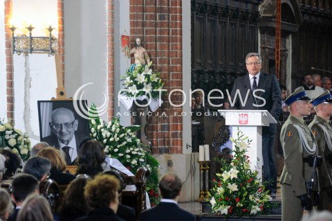  04.05.2015 WARSZAWA <br />POGRZEB WLADYSLAWA BARTOSZEWSKIEGO<br />N/Z PREZYDENT BRONISLAW KOMOROWSKI<br /> 