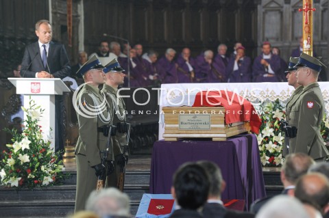  04.05.2015 WARSZAWA <br />POGRZEB WLADYSLAWA BARTOSZEWSKIEGO<br />N/Z DONALD TUSK<br /> 