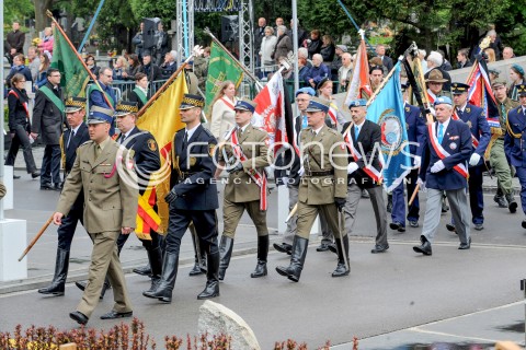  04.05.2015 WARSZAWA CMENTARZ WOJSKOWY NA POWAZKACH<br />POZEGNANIE WLADYSLAWA BARTOSZEWSKIEGO<br />N/Z KONDUKT ZALOBNY<br /> 