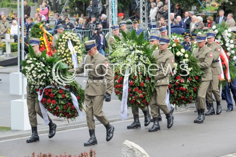  04.05.2015 WARSZAWA CMENTARZ WOJSKOWY NA POWAZKACH<br />POZEGNANIE WLADYSLAWA BARTOSZEWSKIEGO<br />N/Z KONDUKT ZALOBNY<br /> 