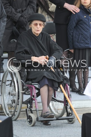  04.05.2015 WARSZAWA CMENTARZ WOJSKOWY NA POWAZKACH<br />POZEGNANIE WLADYSLAWA BARTOSZEWSKIEGO<br />N/Z ZONA ZMARLEGO<br /> 