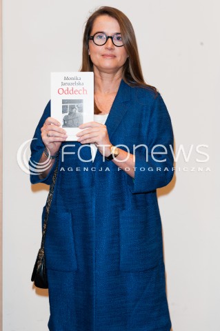  07.05.2014 WARSZAWA<br />SPOTKANIE Z MONIKA JARUZELSKA W EMPIKU<br />N/Z MONIKA JARUZELSKA<br /> 