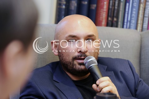 Patryk Vega w warszawskiej księgarni Matras