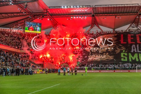  20.05.2015 WARSZAWA PILKA NOZNA<br />FOOTBALL POLISH T MOBILE EKSTRAKLASA STADION LEGII<br />MECZ LEGIA WARSZAWA - JAGIELLONIA BIALYSTOK<br />N/Z KIBICE LEGII ZYLETA FLAGA OPRAWA TRANSPARENT LEGII LEGIA ALBO SMIERC RACE RACOWISKO FLARY FLARA PILKARSKA<br /> 