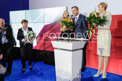  24.05.2015 WARSZAWA<br />WIECZOR WYBORCZY ANDRZEJA DUDY W REDUCIE BANKU POLSKIEGO W WARSZAWIE<br />N/Z ANDRZEJ DUDA , AGATA KORNHAUSER ( ZONA ) , KINGA DUDA ( CORKA ) , BEATA SZYDLO<br /> 