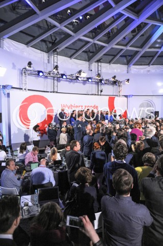  24.05.2015 WARSZAWA<br />WIECZOR WYBORCZY BRONISLAWA KOMOROWSKIEGO<br />N/Z PREZYDENT BRONISLAW KOMOROWSKI ANNA KOMOROWSKI SZTAB WYBORCZY<br /> 