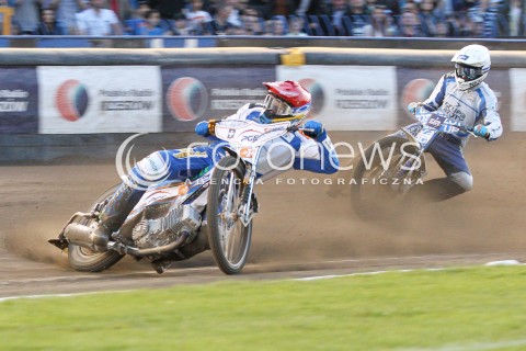  31.05.2015 RZESZOW <br />ZUZEL PGE SPEEDWAY EKSTRALIGA SEASON 2015 <br />MECZ PGE STAL RZESZOW - UNIA TARNOW <br />N/Z BIEG NR8: PETER KILDEMAND (CZERWONY), ARTUR MROCZKA (BIALY)<br /> 