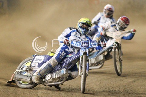  31.05.2015 RZESZOW <br />ZUZEL PGE SPEEDWAY EKSTRALIGA SEASON 2015 <br />MECZ PGE STAL RZESZOW - UNIA TARNOW <br />N/Z BIEG 14: KENNETH BJERRE (ZOLTY), PETER LJUNG (NIEBIESKI)<br /> 