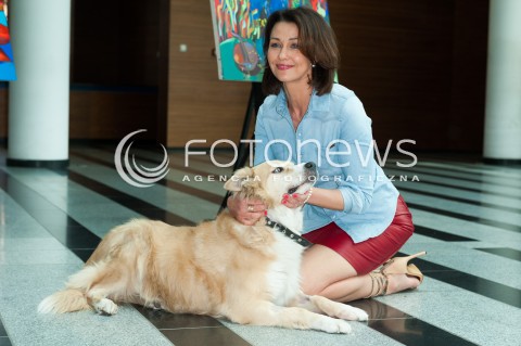  03.06.2015 WARSZAWA TVP2<br />SPOTKANIE Z TRENERAMI VI EDYCJI THE VOICE OF POLAND<br />N/Z ANNA POPEK Z PSEM PIES<br /> 