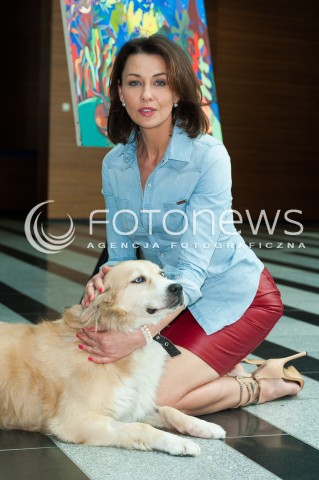  03.06.2015 WARSZAWA TVP2<br />SPOTKANIE Z TRENERAMI VI EDYCJI THE VOICE OF POLAND<br />N/Z ANNA POPEK Z PSEM PIES<br /> 