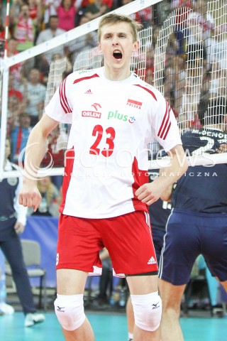 05.06.2015 CZESTOCHOWA<br />SIATKOWKA MEZCZYZN LIGA SWIATOWA 2015 <br />FIVB VOLLEYBALL WORLD LEAGUE 2015 <br />MECZ POLSKA - IRAN ( POLAND - IRAN ) <br />N/Z MATEUSZ BIENIEK SYLWETKA RADOSC EMOCJE <br /> 