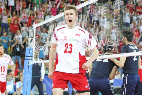  05.06.2015 CZESTOCHOWA<br />SIATKOWKA MEZCZYZN LIGA SWIATOWA 2015 <br />FIVB VOLLEYBALL WORLD LEAGUE 2015 <br />MECZ POLSKA - IRAN ( POLAND - IRAN ) <br />N/Z MATEUSZ BIENIEK SYLWETKA RADOSC EMOCJE <br /> 
