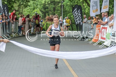  14.06.2015 KONSTANCIN JEZIORNA <br />I BIEG KONSTANCINSKI IM PIOTRA NUROWSKIEGO<br />N/Z ANGELIKA MACH - ZWYCIEZCZYNI BIEGU<br /> 