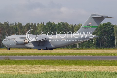  15.06.2015 LOTNISKO JASIONKA<br />SAMOLOT TRANSPORTOWY BOEING C-17 GLOBEMASTER SIL POWIETRZNYCH STANOW ZJEDNOCZONYCH PODCZAS STARTU Z LOTNISKA RZESZOW - JASIONKA. SAMOLOTEM PRZYLECIELI ZOLNIERZE I ZMIANY MISJI RESOLUTE SUPPORT Z AFGANISTANU.<br />N/Z SAMOLOT BOEING C17 GLOBEMASTER USAF<br /> 