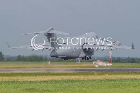  15.06.2015 LOTNISKO JASIONKA<br />SAMOLOT TRANSPORTOWY BOEING C-17 GLOBEMASTER SIL POWIETRZNYCH STANOW ZJEDNOCZONYCH PODCZAS STARTU Z LOTNISKA RZESZOW - JASIONKA. SAMOLOTEM PRZYLECIELI ZOLNIERZE I ZMIANY MISJI RESOLUTE SUPPORT Z AFGANISTANU.<br />N/Z SAMOLOT BOEING C17 GLOBEMASTER USAF<br /> 