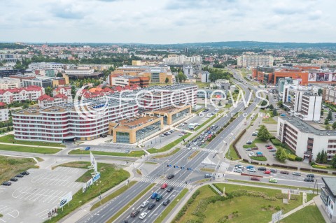  20.06.2015 RZESZOW<br />MIASTO RZESZOW Z LOTU PTAKA<br />N/Z ALEJA KOPISTO , APARTAMENTY ZAMKOWE (L), MILLENIUM HALL (P)<br /> 
