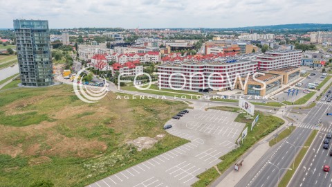  20.06.2015 RZESZOW<br />MIASTO RZESZOW Z LOTU PTAKA<br />N/Z APARTAMENTY ZAMKOWE (P), WIEZOWIEC CAPITAL TOWERS<br /> 