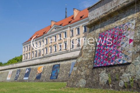 Wystawa sztuki na murach Zamku Lubomirskich w Rzeszowie