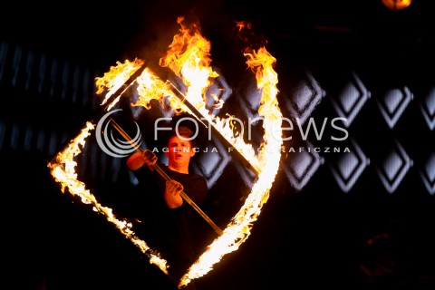  26.06.2015 RZESZOW<br />EUROPEJSKI STADION KULTURY NA STADIONIE MIEJSKIM W RZESZOWIE<br />EUROPEJSKI STADION KULTURY TO CZESC PROJEKTU WSCHOD KULTURY, KTORY LACZY TRZY MIASTA RZESZOW, LUBLIN I BIALYSTOK<br />N/Z OPRAWA - TANCERZE REKWIZYTY OGIEN Z OGNIEM<br /> 