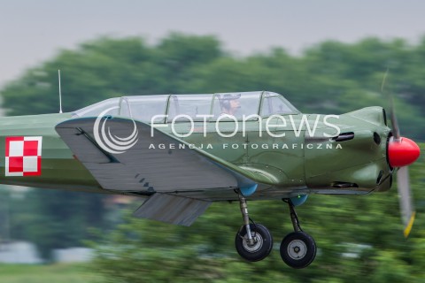  27.06.2015 KRAKOW<br />XI MALOPOLSKI PIKNIK LOTNICZY W KRAKOWIE<br />N/Z SAMOLOT YAKOVLEV YAK-18 (REJESTRACJA SP-YYY )<br /> 