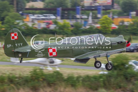  27.06.2015 KRAKOW<br />XI MALOPOLSKI PIKNIK LOTNICZY W KRAKOWIE<br />N/Z SAMOLOT YAKOVLEV YAK-18 (REJESTRACJA SP-YYY )<br /> 
