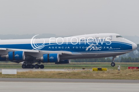  29.06.2015 LOTNISKO JASIONKA <br />
SAMOLOT TRANSPORTOWY BOEING 747 JUMBO JET ROSYJSKICH LINII AIR BRIDGE CARGO NA LOTNISKU RZESZOW - JASIONKA. NIEOFICJALNIE WIADOMO, ZE SAMOLOTEM TRANSPORTOWANE JEST UZBROJENIE DO AFGANISTANU. ODLOTY I ZALADUNEK ODBYWA SIE W NOCY<br />
N/Z SAMOLOT BOEING 747 - 400 JUMBOJET (REJESTRACJA: VP-BIM )<br />
 