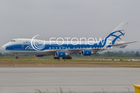  29.06.2015 LOTNISKO JASIONKA <br />
SAMOLOT TRANSPORTOWY BOEING 747 JUMBO JET ROSYJSKICH LINII AIR BRIDGE CARGO NA LOTNISKU RZESZOW - JASIONKA. NIEOFICJALNIE WIADOMO, ZE SAMOLOTEM TRANSPORTOWANE JEST UZBROJENIE DO AFGANISTANU. ODLOTY I ZALADUNEK ODBYWA SIE W NOCY<br />
N/Z SAMOLOT BOEING 747 - 400 JUMBOJET (REJESTRACJA: VP-BIM )<br />
 