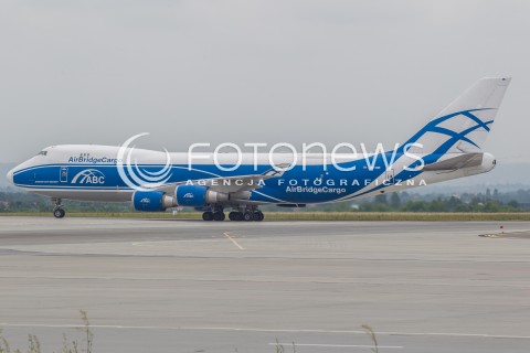  29.06.2015 LOTNISKO JASIONKA <br />
SAMOLOT TRANSPORTOWY BOEING 747 JUMBO JET ROSYJSKICH LINII AIR BRIDGE CARGO NA LOTNISKU RZESZOW - JASIONKA. NIEOFICJALNIE WIADOMO, ZE SAMOLOTEM TRANSPORTOWANE JEST UZBROJENIE DO AFGANISTANU. ODLOTY I ZALADUNEK ODBYWA SIE W NOCY<br />
N/Z SAMOLOT BOEING 747 - 400 JUMBOJET (REJESTRACJA: VP-BIM )<br />
 