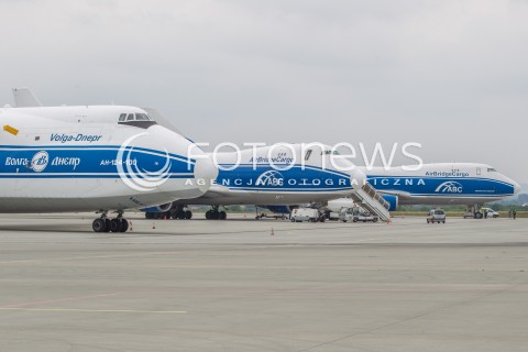  29.06.2015 LOTNISKO JASIONKA <br />
SAMOLOTY TRANSPORTOWE: ANTONOV AN-124 RUSLAN ROSYJSKICH LINII VOLGA DNEPR AIRLINES I 2X BOEING 747 JUMBO JET ROSYJSKICH LINII AIR BRIDGE CARGO NA LOTNISKU RZESZOW - JASIONKA. NIEOFICJALNIE WIADOMO, ZE SAMOLOTEM TRANSPORTOWANE JEST UZBROJENIE DO AFGANISTANU. ODLOTY I ZALADUNEK ODBYWA SIE W NOCY<br />
N/Z SAMOLOTY (REJESTRACJE: VP-BIM , RA-82078 , VP-BJB )<br />
 