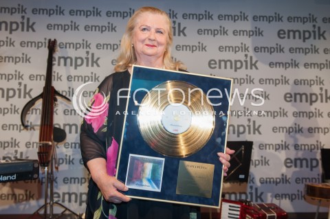  29.06.2015 WARSZAWA<br />SPOTKANIE Z STANISLAWA CELINSKA W EMPIKU<br />N/Z STANISLAWA CELINSKA<br /> 