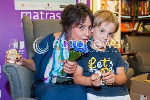  02.07.2015 WARSZAWA<br />SPOTKANIE Z ANNA KORCZ W MATRASIE<br />N/Z ANNA KORCZ Z SYNEM SYN<br /> 