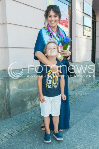  02.07.2015 WARSZAWA<br />SPOTKANIE Z ANNA KORCZ W MATRASIE<br />N/Z ANNA KORCZ Z SYNEM SYN<br /> 