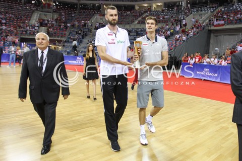  03.07.2015 KRAKOW <br />SIATKOWKA MEZCZYZN LIGA SWIATOWA 2015 <br />FIVB VOLLEYBALL WORLD LEAGUE 2015 <br />MECZ POLSKA - USA ( POLAND - UNITED STATES ) <br />N/Z MARCIN MOZDZONEK KAROL KLOS PUCHAR MISTRZOSTW SWIATA<br /> 