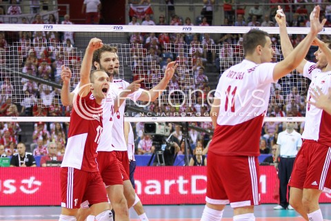  03.07.2015 KRAKOW <br />SIATKOWKA MEZCZYZN LIGA SWIATOWA 2015 <br />FIVB VOLLEYBALL WORLD LEAGUE 2015 <br />MECZ POLSKA - USA ( POLAND - UNITED STATES ) <br />N/Z PAWEL ZATORSKI MATEUSZ MIKA RADOSC EMOCJE <br /> 