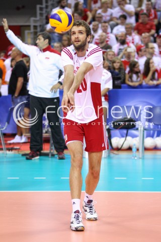  03.07.2015 KRAKOW <br />
SIATKOWKA MEZCZYZN LIGA SWIATOWA 2015 <br />
FIVB VOLLEYBALL WORLD LEAGUE 2015 <br />
MECZ POLSKA - USA ( POLAND - UNITED STATES ) <br />
N/Z MATEUSZ MIKA SYLWETKA <br />
 