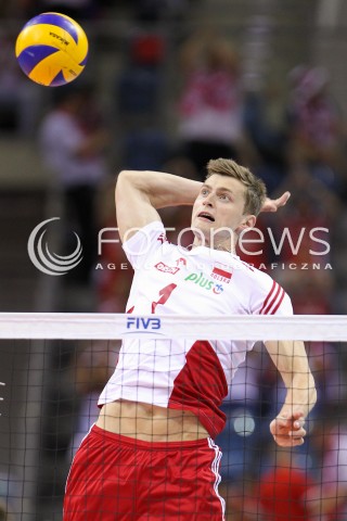  03.07.2015 KRAKOW <br />
SIATKOWKA MEZCZYZN LIGA SWIATOWA 2015 <br />
FIVB VOLLEYBALL WORLD LEAGUE 2015 <br />
MECZ POLSKA - USA ( POLAND - UNITED STATES ) <br />
N/Z PIOTR NOWAKOWSKI SYLWETKA ATAK<br />
 