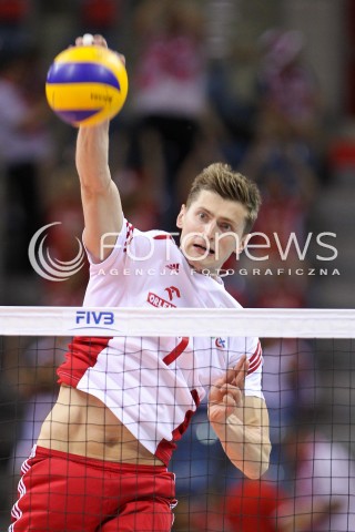  03.07.2015 KRAKOW <br />
SIATKOWKA MEZCZYZN LIGA SWIATOWA 2015 <br />
FIVB VOLLEYBALL WORLD LEAGUE 2015 <br />
MECZ POLSKA - USA ( POLAND - UNITED STATES ) <br />
N/Z PIOTR NOWAKOWSKI SYLWETKA ATAK<br />
 